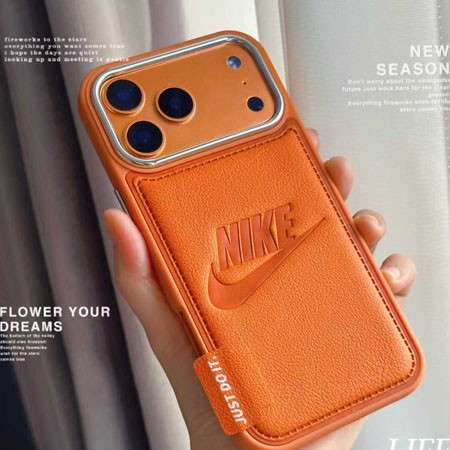 ロゴ型押し PU レザーケース 耐衝撃 スポーツスタイル クールデザイン 男女ペア向け｜iPhone17/17 Pro Max/16/16 Pro/15/14 Pro 対応