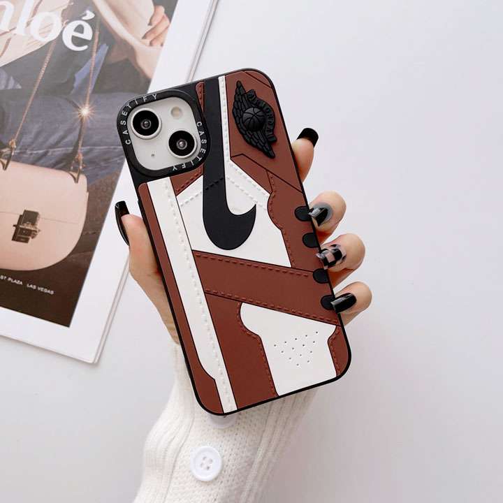 3D 立体柄 柔らかシリコンケース スポーツ風 個性的トレンドデザイン 耐衝撃 高校生向け｜iPhone17e/17Air/16/15 Pro Max 全機種対応
