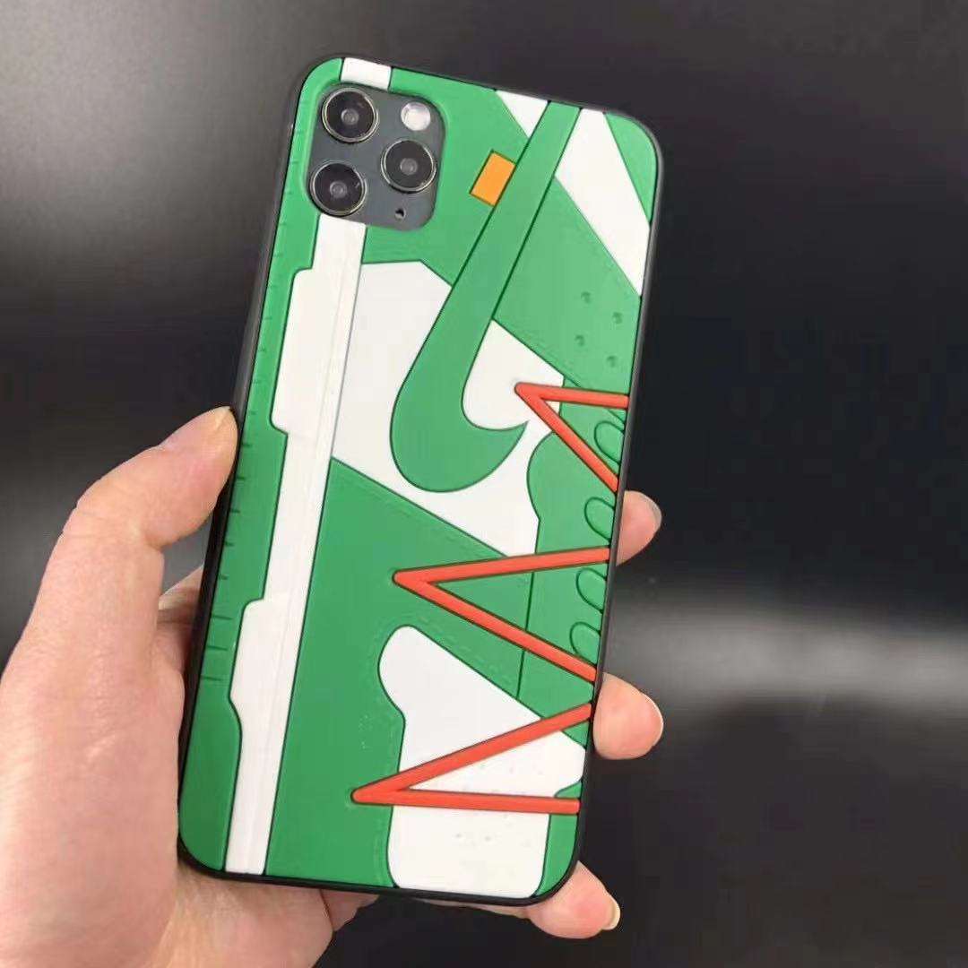 [アーバンスポーツ] 3Dソリッド シリコンiPhoneケース / 高耐久・メンズモード