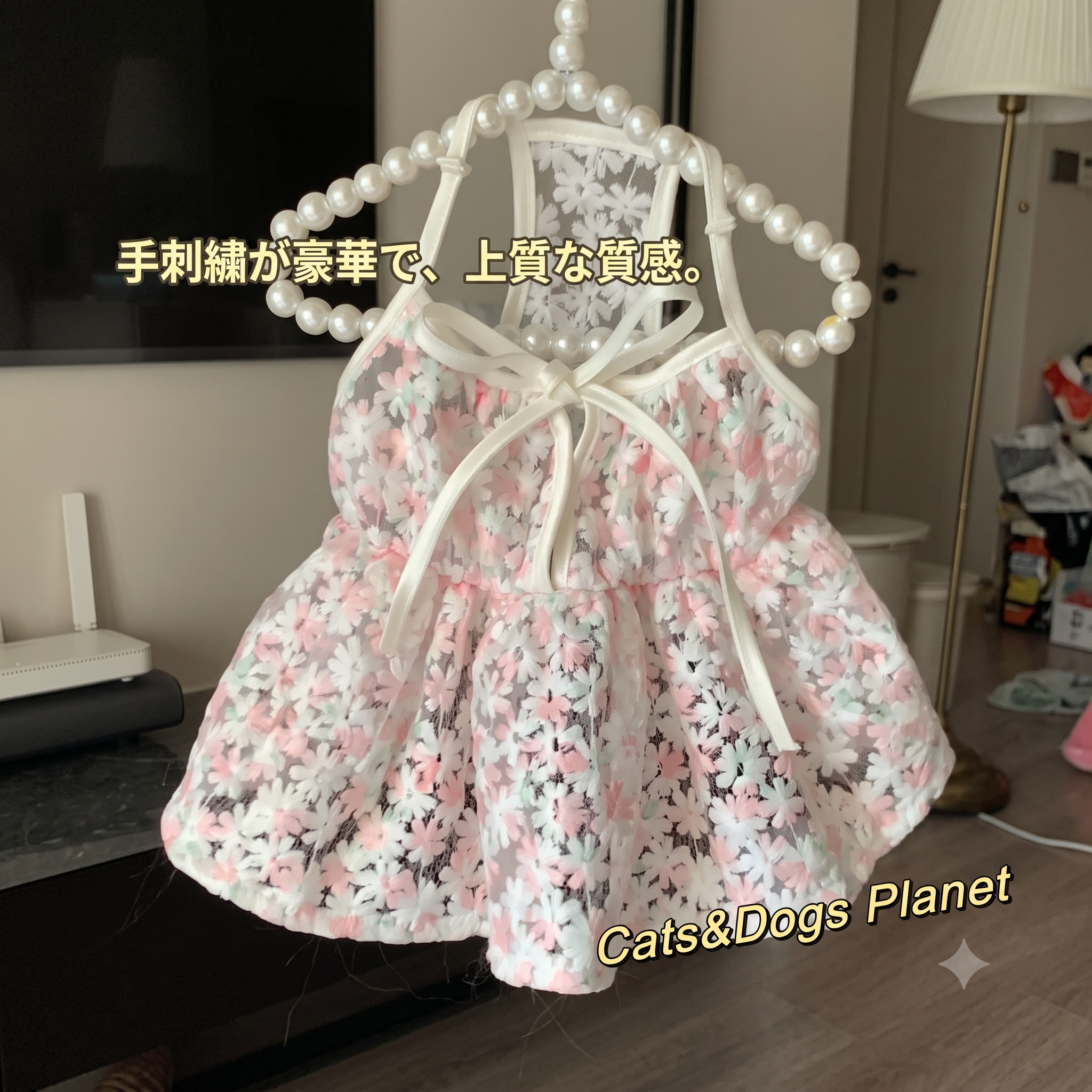 【お姫様になれる夏ドレス】超可愛い桜の刺繍が入った、薄手で涼しいプリンセス風ワンピース。お部屋の抜け毛防止にも大活躍！すべての猫ちゃんを華やかに彩る、この夏マストの一着です。