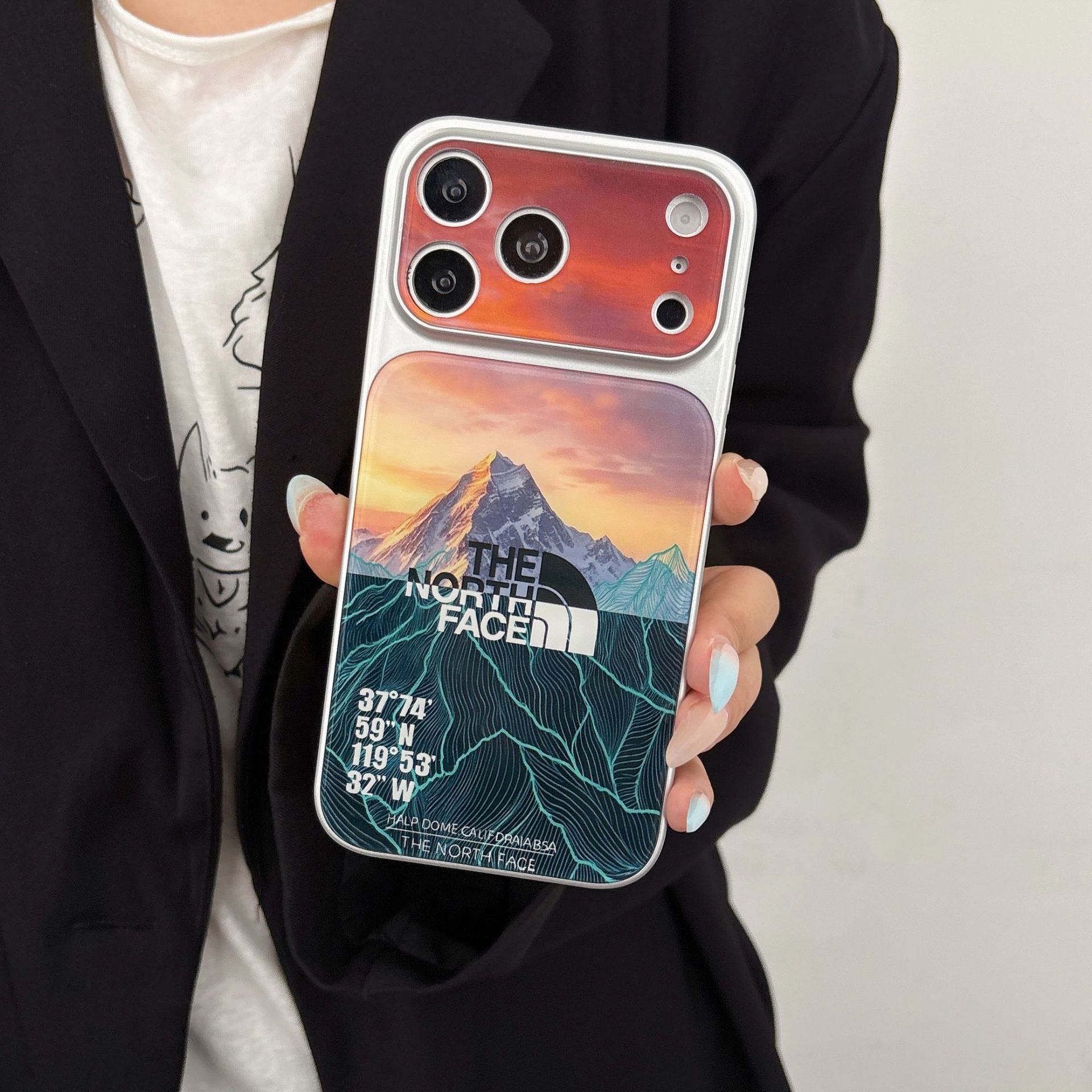 [モノグラム調] 超薄型パファー風 TPUケース / 総柄グラフィック・大人ストリート