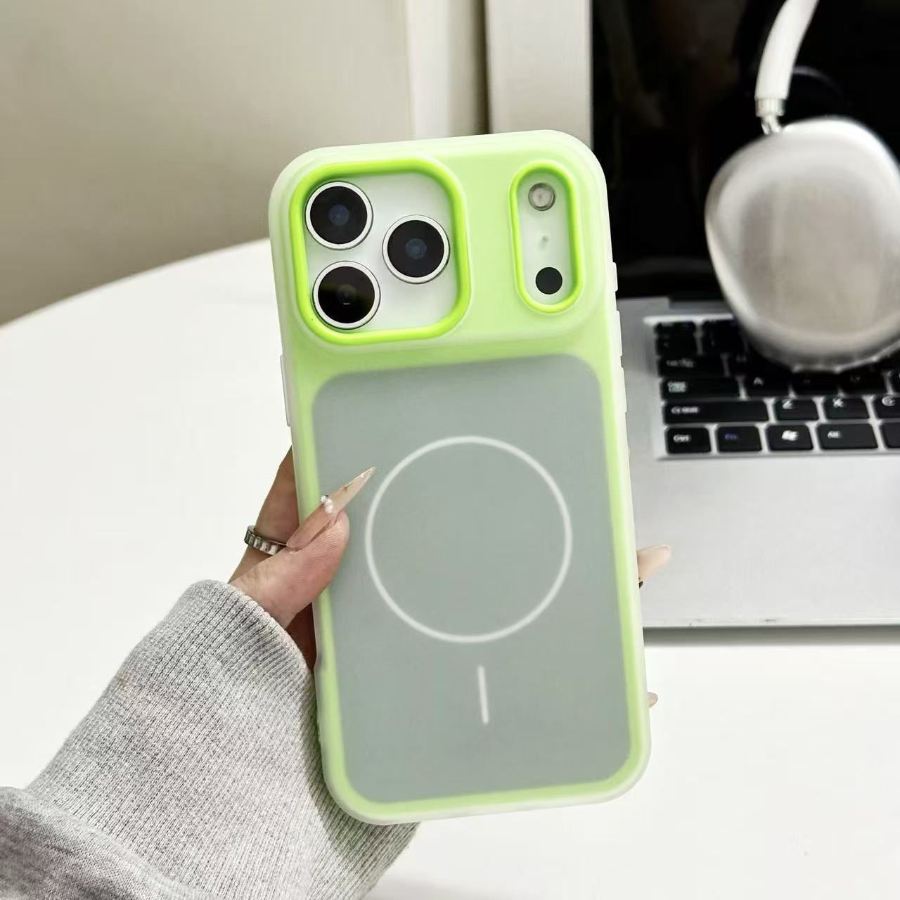 マグネット内蔵ジェリーカラースマホケース 2in1 二層構造 肌触り半曇り iPhone17ProMax/16/15 対応