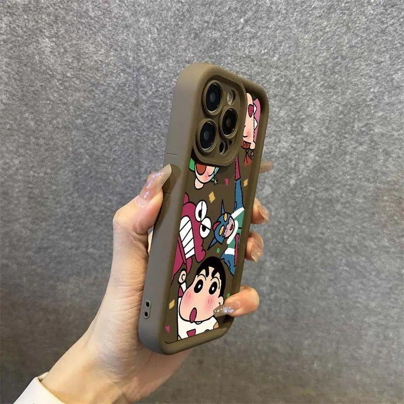 クレヨンしんちゃん集合漫画柄 マット肌触り耐衝撃スマホケース 全 5 色 iPhone11～17 対応